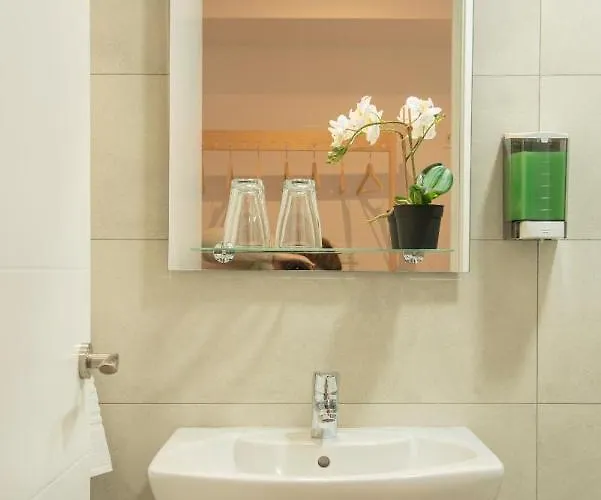 Pensión & Kitchen Zorroza 3*