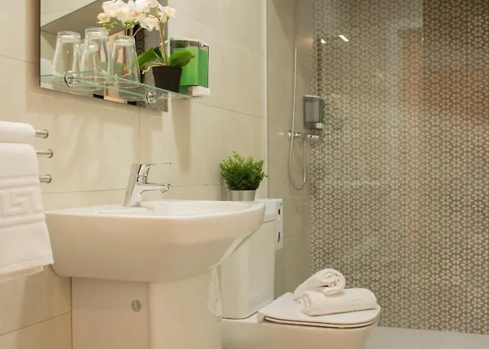 & Kitchen Zorroza בית הארחה בילבאו