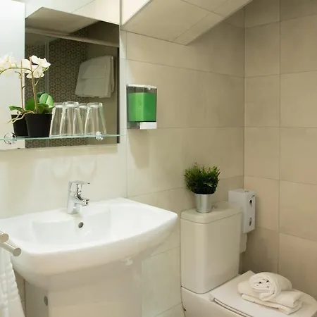 & Kitchen Zorroza 3* בילבאו